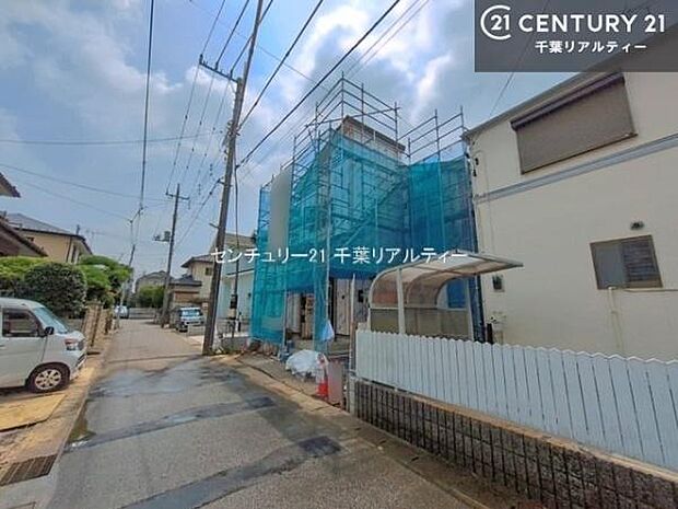 陽当り良好な立地です。車庫入れが苦手な方も安心ですね。