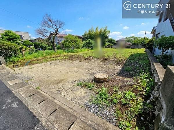 100坪超の広大な敷地は、家族の夢を叶える可能性がいっぱい。のびのびとした暮らしを始められます。