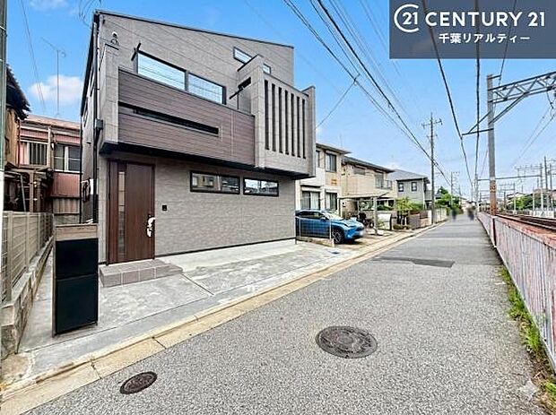 周辺環境や、お客様のご希望に合った物件も一緒にご案内を致します。住宅ローンアドバイザーによるご相談も承ります。当社はお問い合わせに即対応します!お待たせしません!