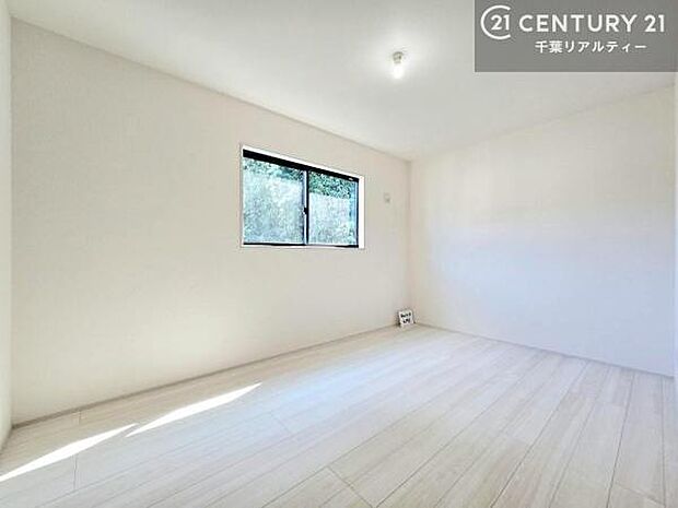 掃き出し窓がないお部屋は、お子様のお部屋としても安心です！