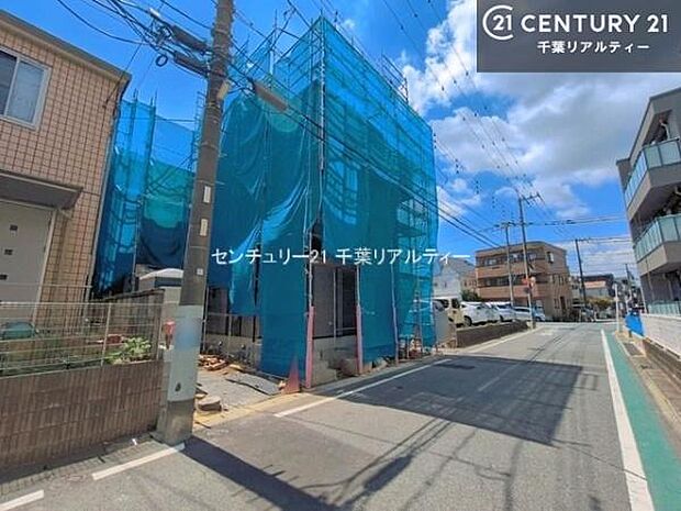 前面道路6m!陽当り良好な立地です。車庫入れが苦手な方も安心ですね!