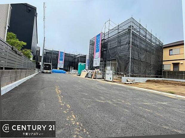 落ち着いた街並みが広がる閑静な住宅街に位置し、穏やかで心安らぐ暮らしを叶える住環境です。