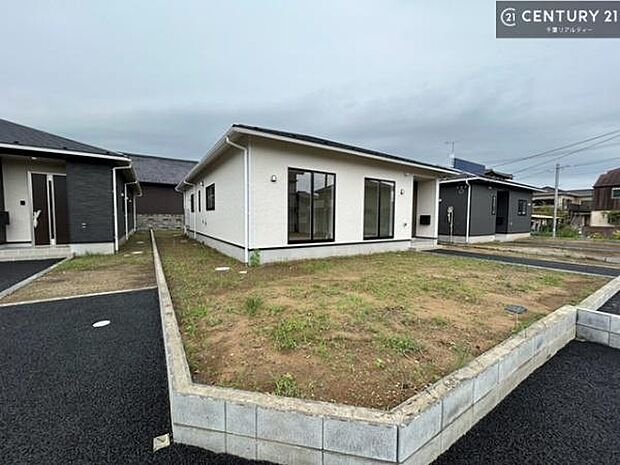 周辺環境や、お客様のご希望に合った物件も一緒にご案内を致します。住宅ローンアドバイザーによるご相談も承ります。当社はお問い合わせに即対応します!お待たせしません!