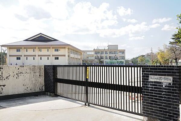 市川市立第一中学校まで1440m