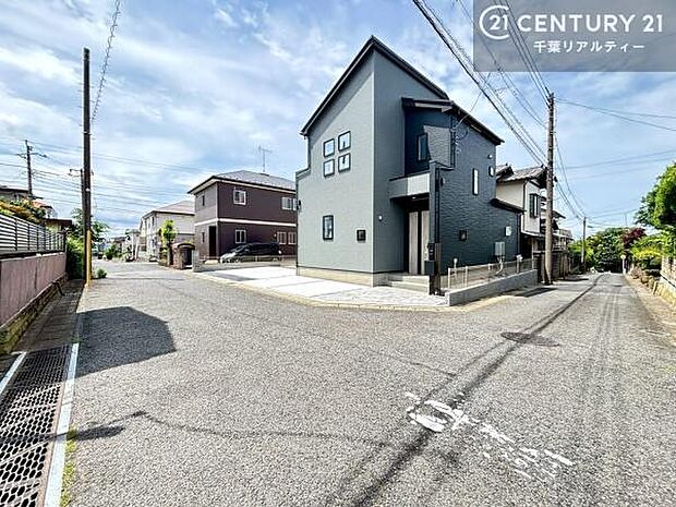 周辺環境や、お客様のご希望に合った物件も一緒にご案内を致します。住宅ローンアドバイザーによるご相談も承ります。当社はお問い合わせに即対応します!お待たせしません!