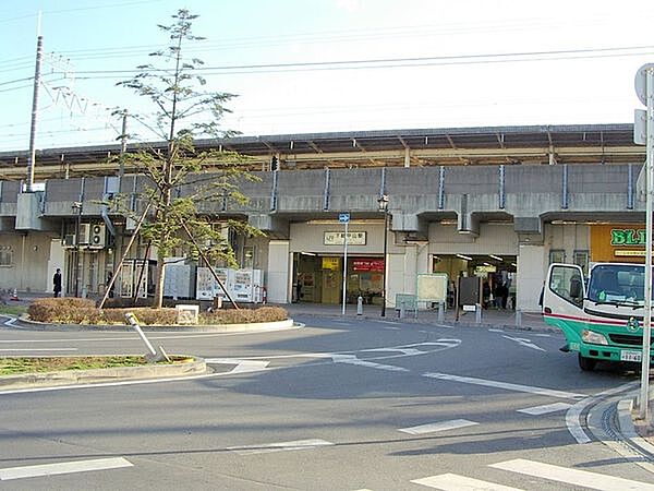 下総中山駅(JR 総武本線)まで590m