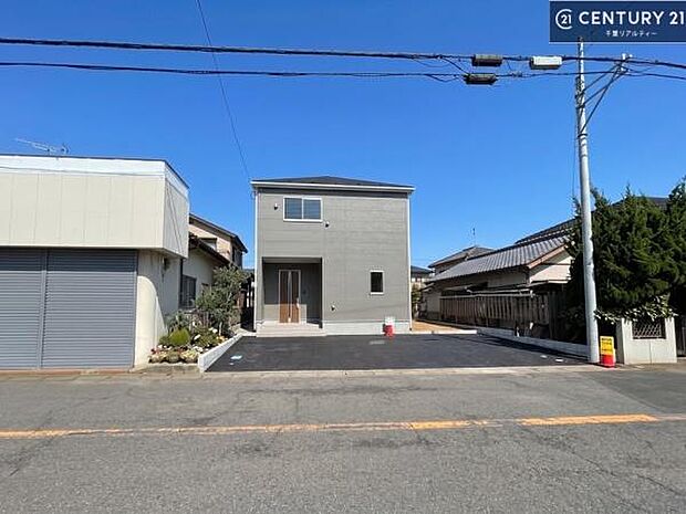 周辺環境や、お客様のご希望に合った物件も一緒にご案内を致します。住宅ローンアドバイザーによるご相談も承ります。当社はお問い合わせに即対応します!お待たせしません!