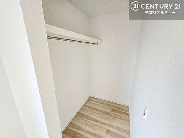 収納が充実しているからこそ、お部屋はいつも広々。掃除や片付けもラクになり、居心地の良い暮らしが続きます。