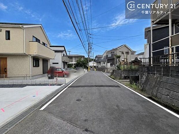 周辺環境や、お客様のご希望に合った物件も一緒にご案内を致します。住宅ローンアドバイザーによるご相談も承ります。当社はお問い合わせに即対応します!お待たせしません!