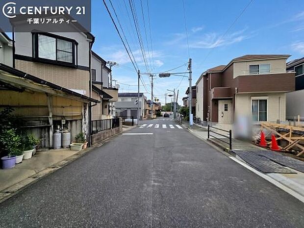 周辺環境や、お客様のご希望に合った物件も一緒にご案内を致します。住宅ローンアドバイザーによるご相談も承ります。当社はお問い合わせに即対応します!お待たせしません!