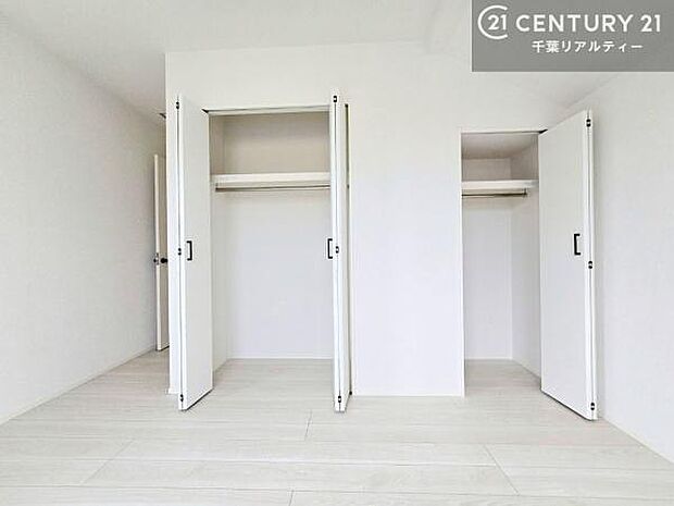 収納が充実しているからこそ、お部屋はいつも広々。掃除や片付けもラクになり、居心地の良い暮らしが続きます。