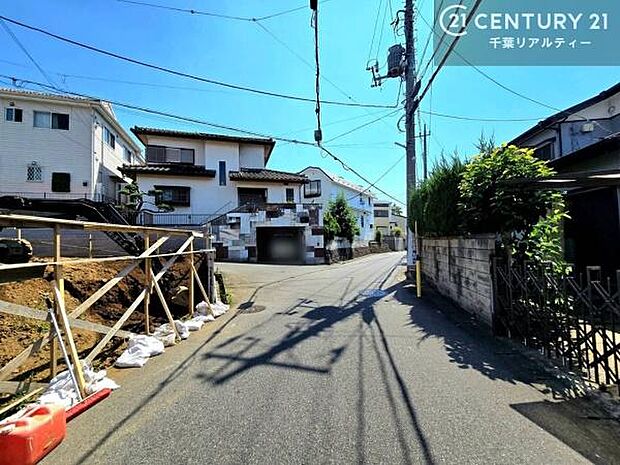 周辺環境や、お客様のご希望に合った物件も一緒にご案内を致します。住宅ローンアドバイザーによるご相談も承ります。当社はお問い合わせに即対応します!お待たせしません!
