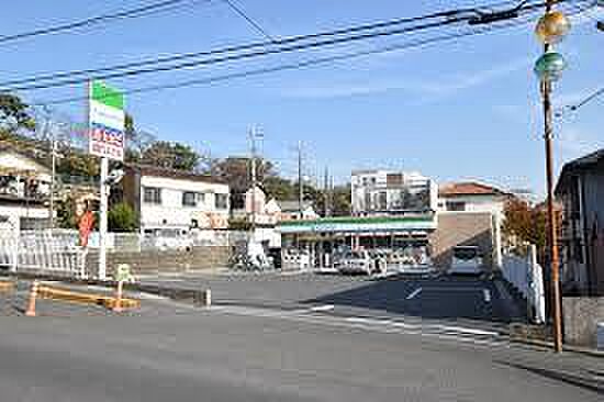 ファミリーマート市川宮久保店まで600m