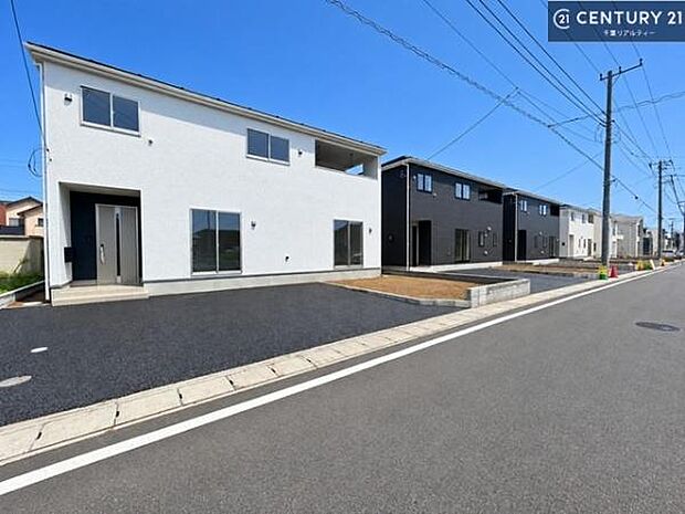 周辺環境や、お客様のご希望に合った物件も一緒にご案内を致します。住宅ローンアドバイザーによるご相談も承ります。当社はお問い合わせに即対応します!お待たせしません!