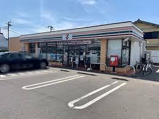 セブンイレブン波崎土合南店まで555m