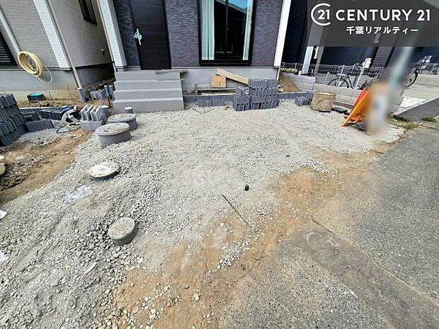 カースペース付きなのでマイカーをお持ちの方も安心ですね!ぜひ現地にてお確かめくださいませ!