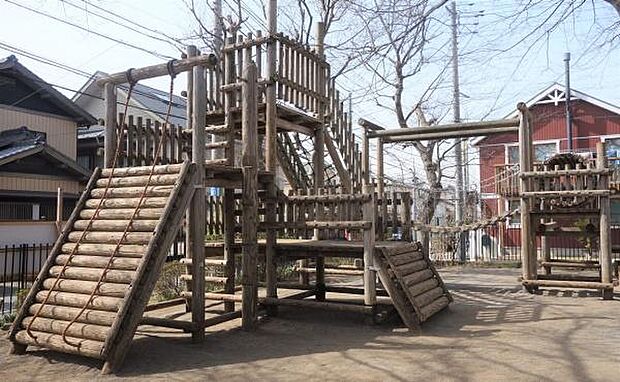 小塚山公園(どうめき谷津)まで190m