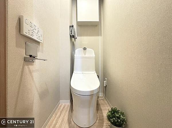 清潔感のある色味のお手洗いです！さわやかでスッキリする空間です！お手入れがしやすいトイレです！