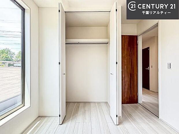 収納が充実しているからこそ、お部屋はいつも広々。掃除や片付けもラクになり、居心地の良い暮らしが続きます。