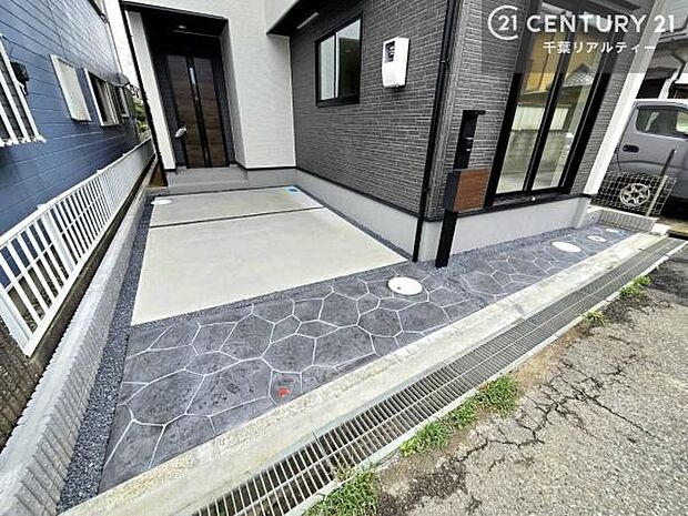 カースペース付きなのでマイカーをお持ちの方も安心ですね!ぜひ現地にてお確かめくださいませ!