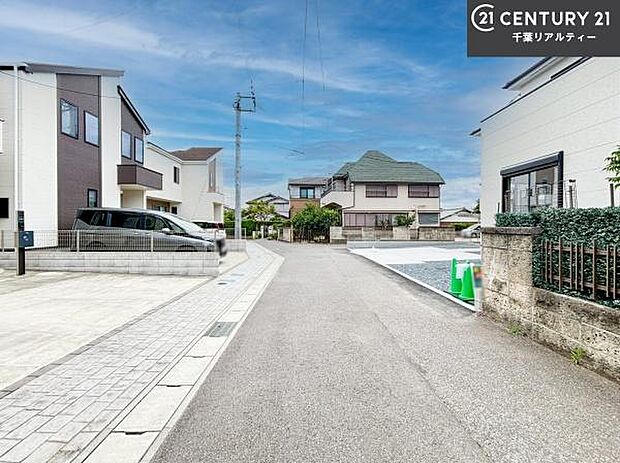 周辺環境や、お客様のご希望に合った物件も一緒にご案内を致します。住宅ローンアドバイザーによるご相談も承ります。当社はお問い合わせに即対応します!お待たせしません!