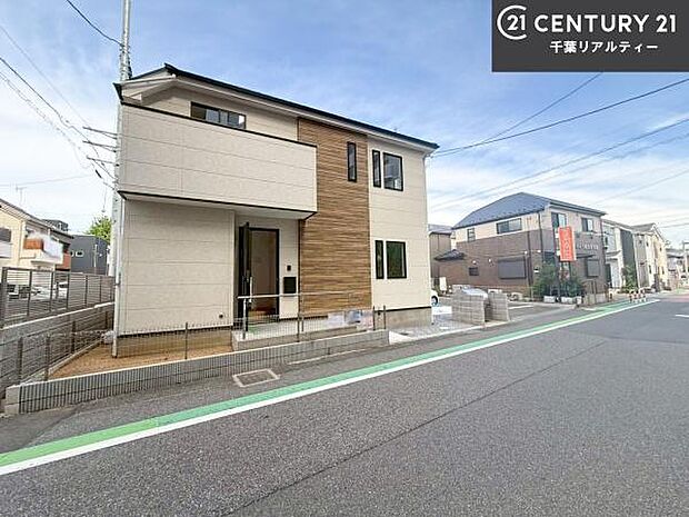 周辺環境や、お客様のご希望に合った物件も一緒にご案内を致します。住宅ローンアドバイザーによるご相談も承ります。当社はお問い合わせに即対応します!お待たせしません!