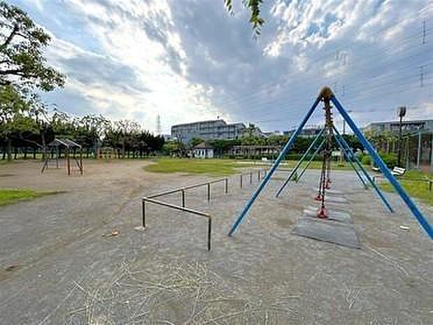 塩焼中央公園まで250m
