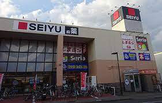 西友新北習志野店まで714m