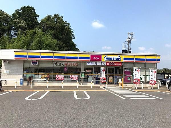 ミニストップ千葉横戸町店まで989m