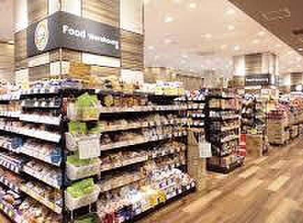 Food warehouseペリエ検見川浜店まで1087m