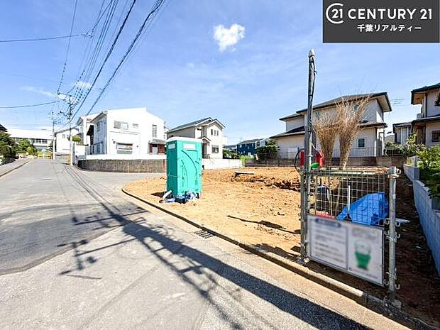 周辺環境や、お客様のご希望に合った物件も一緒にご案内を致します。住宅ローンアドバイザーによるご相談も承ります。当社はお問い合わせに即対応します!お待たせしません!