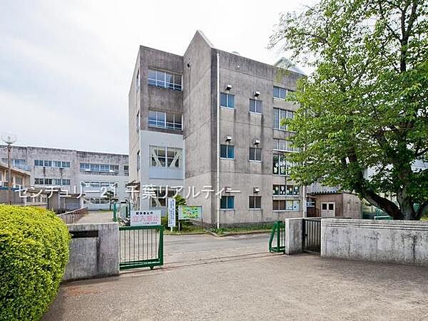 四街道市立八木原小学校まで2379m