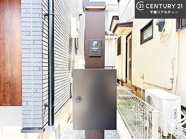 周辺環境や、お客様のご希望に合った物件も一緒にご案内を致します。住宅ローンアドバイザーによるご相談も承ります。当社はお問い合わせに即対応します!お待たせしません!