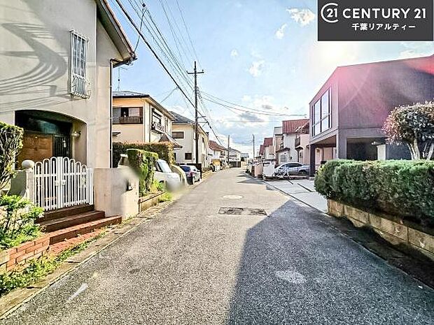 周辺環境や、お客様のご希望に合った物件も一緒にご案内を致します。住宅ローンアドバイザーによるご相談も承ります。当社はお問い合わせに即対応します!お待たせしません!