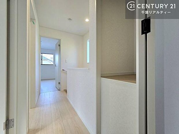住空間をすっきり使うためには必須ポイントの収納スペースですよね。是非現地でご確認ください!
