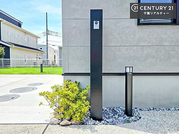 郵便ポスト付きで不在時でも荷物が受け取れてとっても便利!家にいなきゃいけないストレス回避!再配達の手間が省けます!