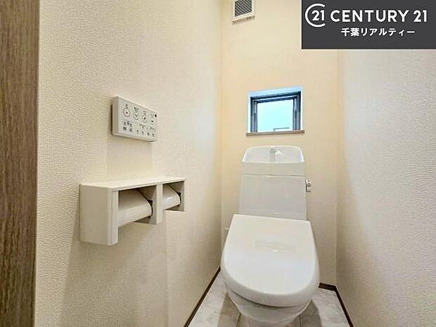 清潔感のある色味のお手洗いです!さわやかでスッキリする空間です!お手入れがしやすいトイレです!