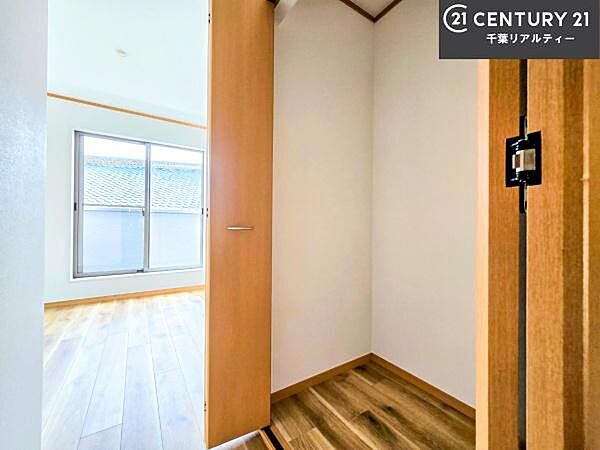 収納が充実しているからこそ、お部屋はいつも広々。掃除や片付けもラクになり、居心地の良い暮らしが続きます。