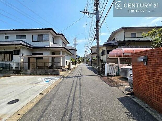 周辺環境や、お客様のご希望に合った物件も一緒にご案内を致します。住宅ローンアドバイザーによるご相談も承ります。当社はお問い合わせに即対応します!お待たせしません!