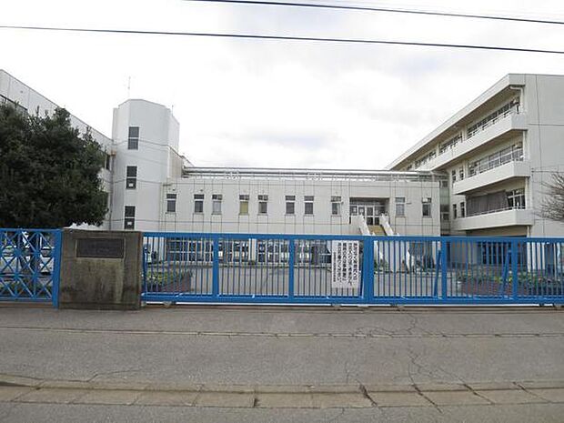 四街道市立四街道北中学校まで1717m