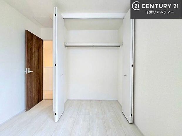 豊富な収納スペースで、住空間すっきり。生活感を抑え、美しい空間を保てる収納充実の住まいです。