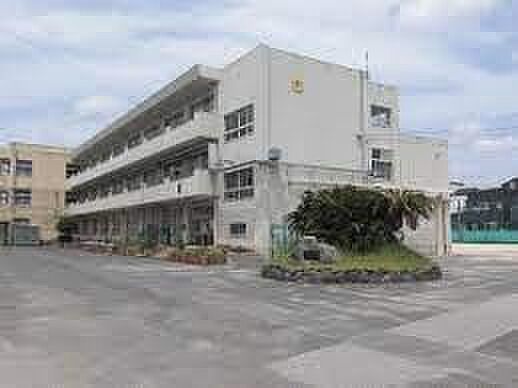 市川市立第三中学校まで1400m