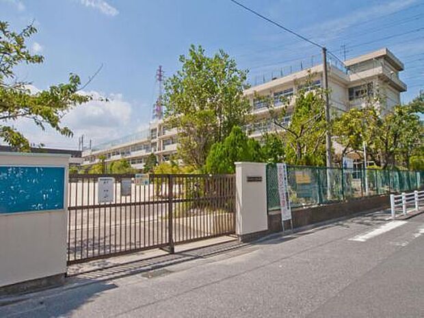 市川市立二俣小学校まで1200m