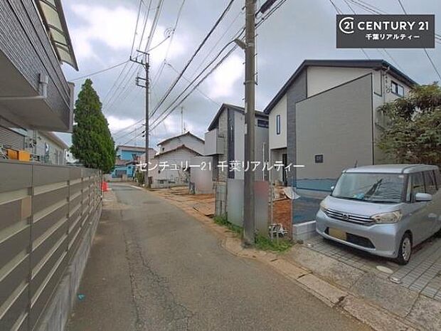 落ち着いた街並みが広がる閑静な住宅街に位置し、穏やかで心安らぐ暮らしを叶える住環境です。