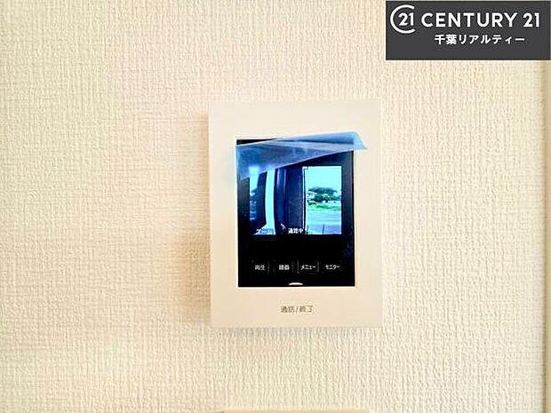 TVモニター付きインターホンを備え、訪問者を映像で確認してから対応できるため、防犯面も安心です。お子様のお留守番時にも心強く、ご家族の安心・安全な暮らしをサポートします。
