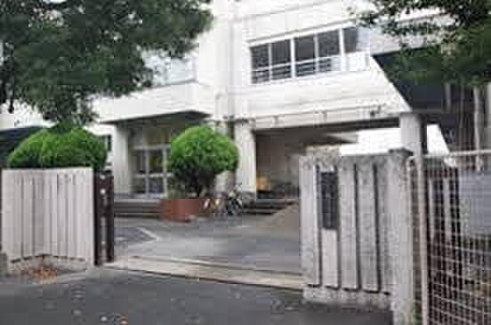 市川市立第六中学校まで300m