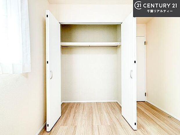 収納が充実しているからこそ、お部屋はいつも広々。掃除や片付けもラクになり、居心地の良い暮らしが続きます。