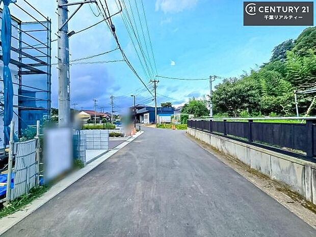 周辺環境や、お客様のご希望に合った物件も一緒にご案内を致します。住宅ローンアドバイザーによるご相談も承ります。当社はお問い合わせに即対応します!お待たせしません!
