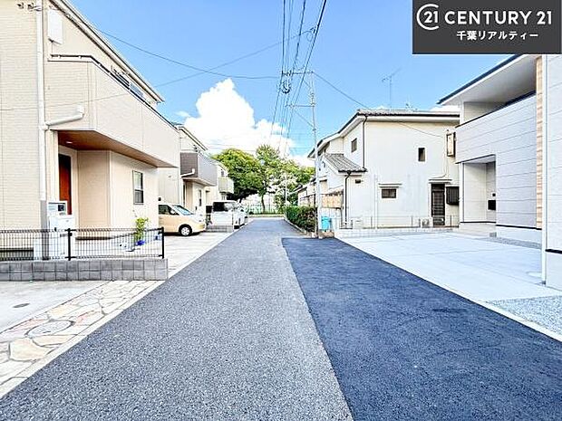 周辺環境や、お客様のご希望に合った物件も一緒にご案内を致します。住宅ローンアドバイザーによるご相談も承ります。当社はお問い合わせに即対応します!お待たせしません!