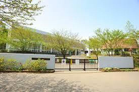 千葉市立有吉中学校まで850m
